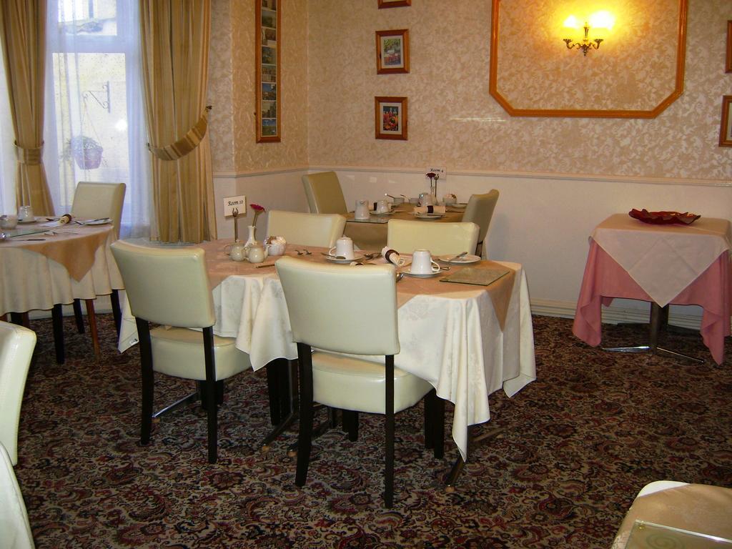 The Wharncliffe Hotel Scarborough Buitenkant foto