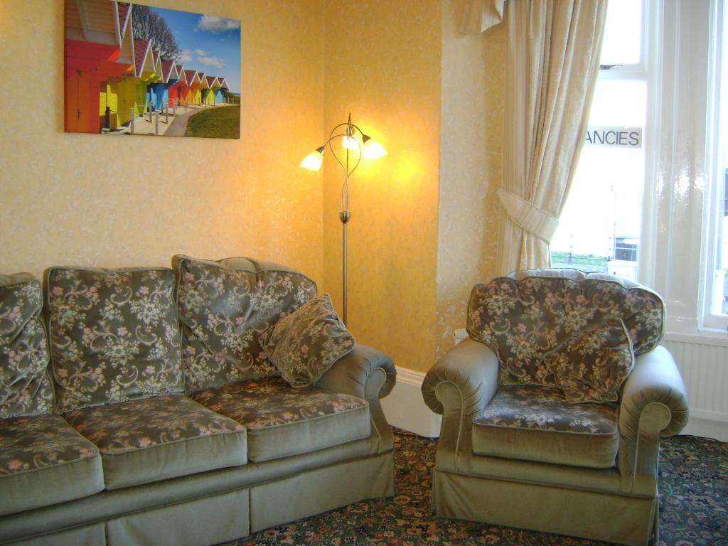 The Wharncliffe Hotel Scarborough Buitenkant foto