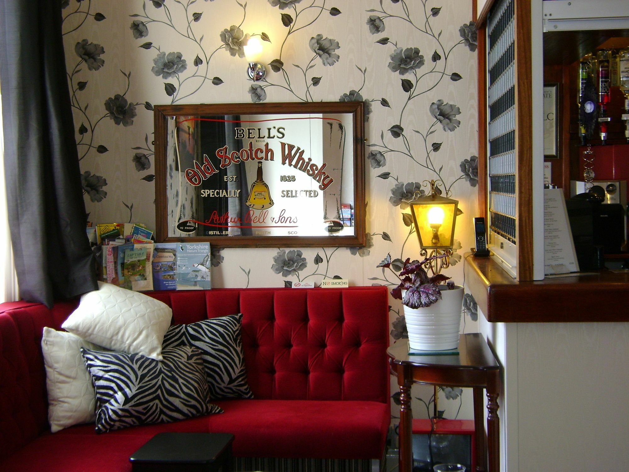 The Wharncliffe Hotel Scarborough Buitenkant foto
