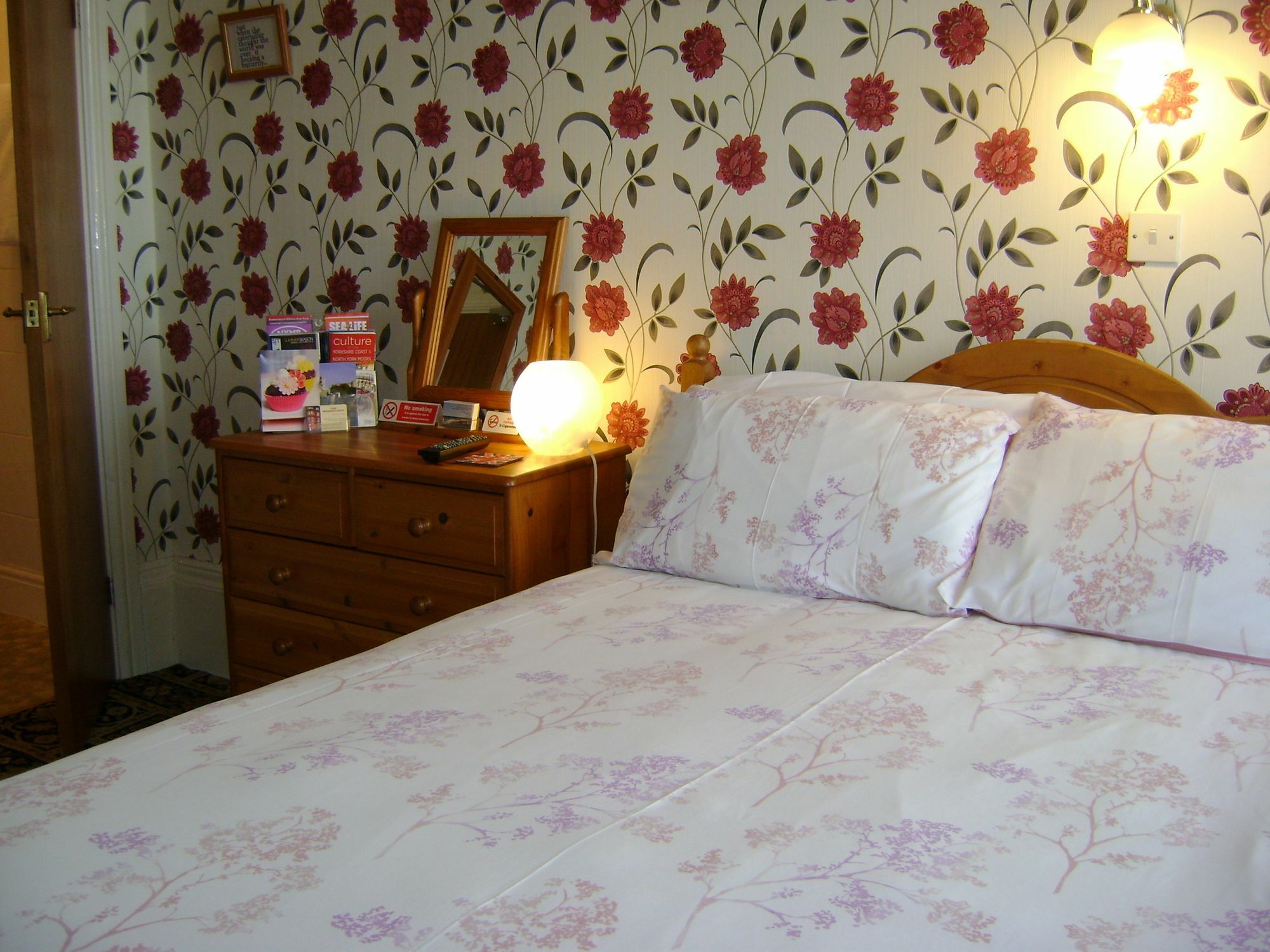 The Wharncliffe Hotel Scarborough Buitenkant foto